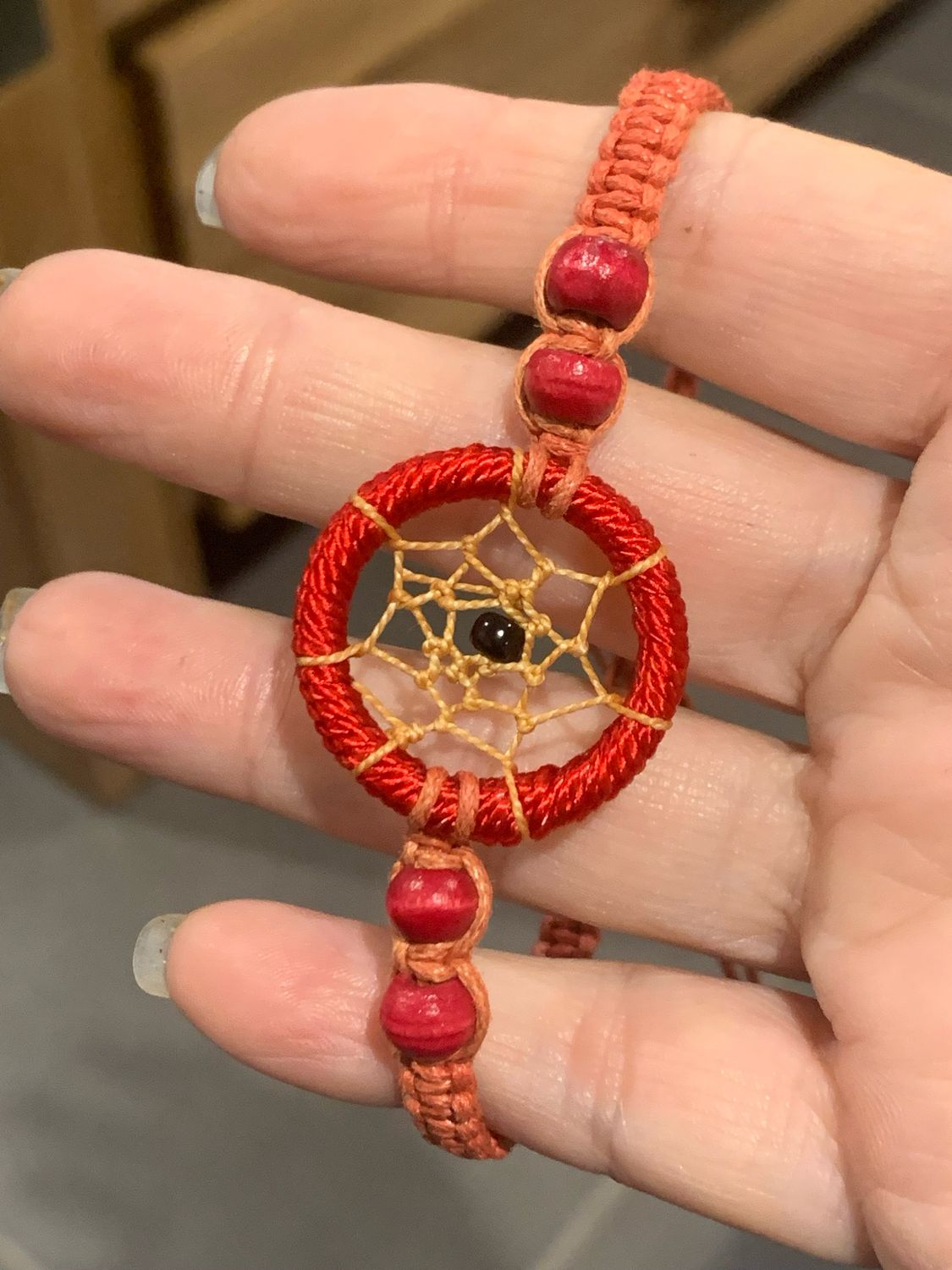 DREAM CATCHER MACRAMÉ AJUSTABLE BRACELET - Red