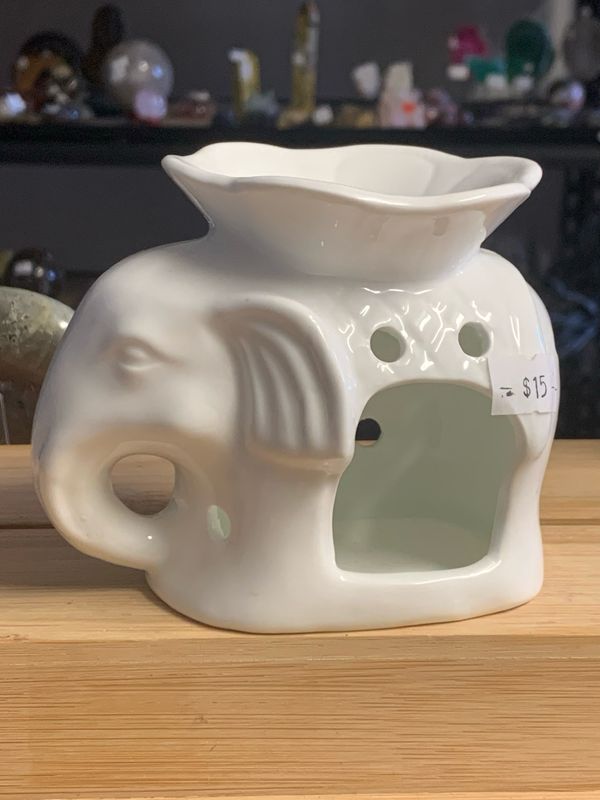 ELEPHANT WHITE CERAMIC OIL/MELT BURNER, SPHERE HOLDER