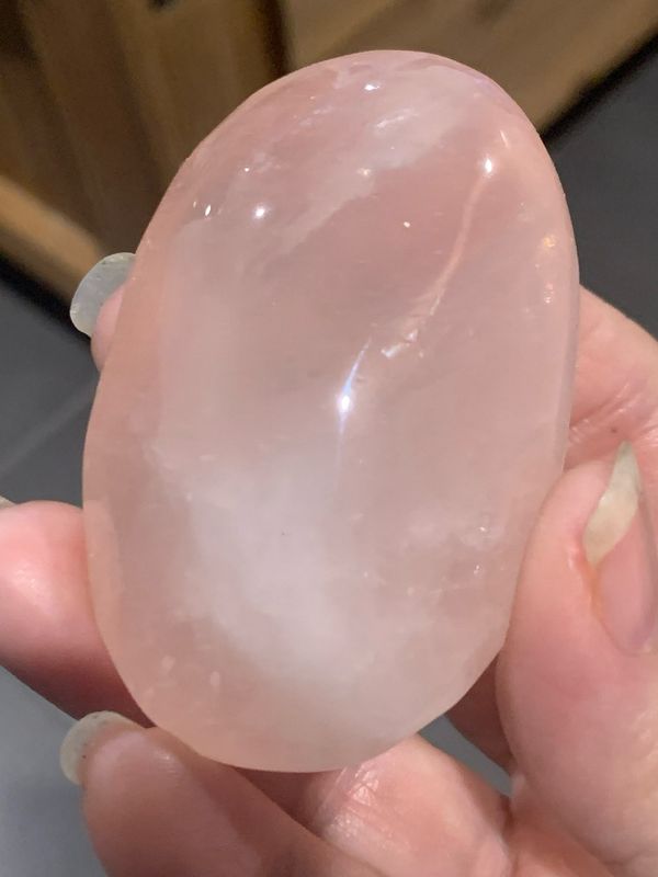 ROSE QUARTZ PALM STONE - 94 g