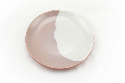 White decorated clay plate (23cm)