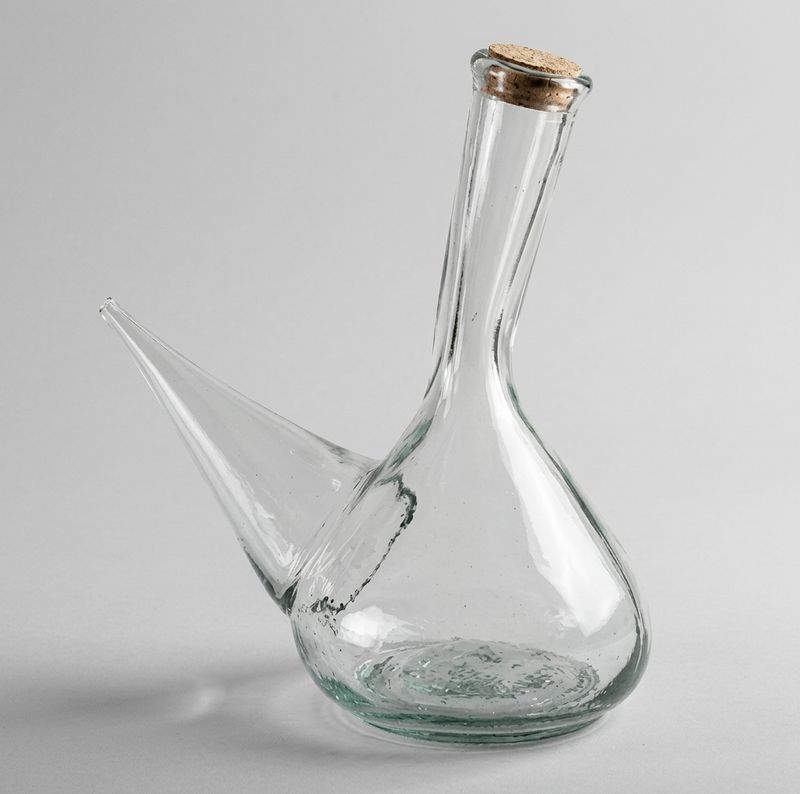 Wine pitcher [Porrón] (0.5 to 1l)