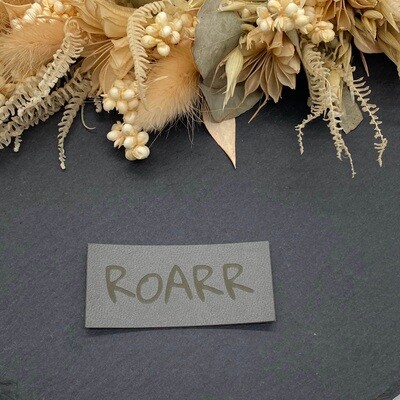 Kunstleder Label ROARR 6 × 2,5 cm Kunstleder Label ROARR 6 × 2,5 cm