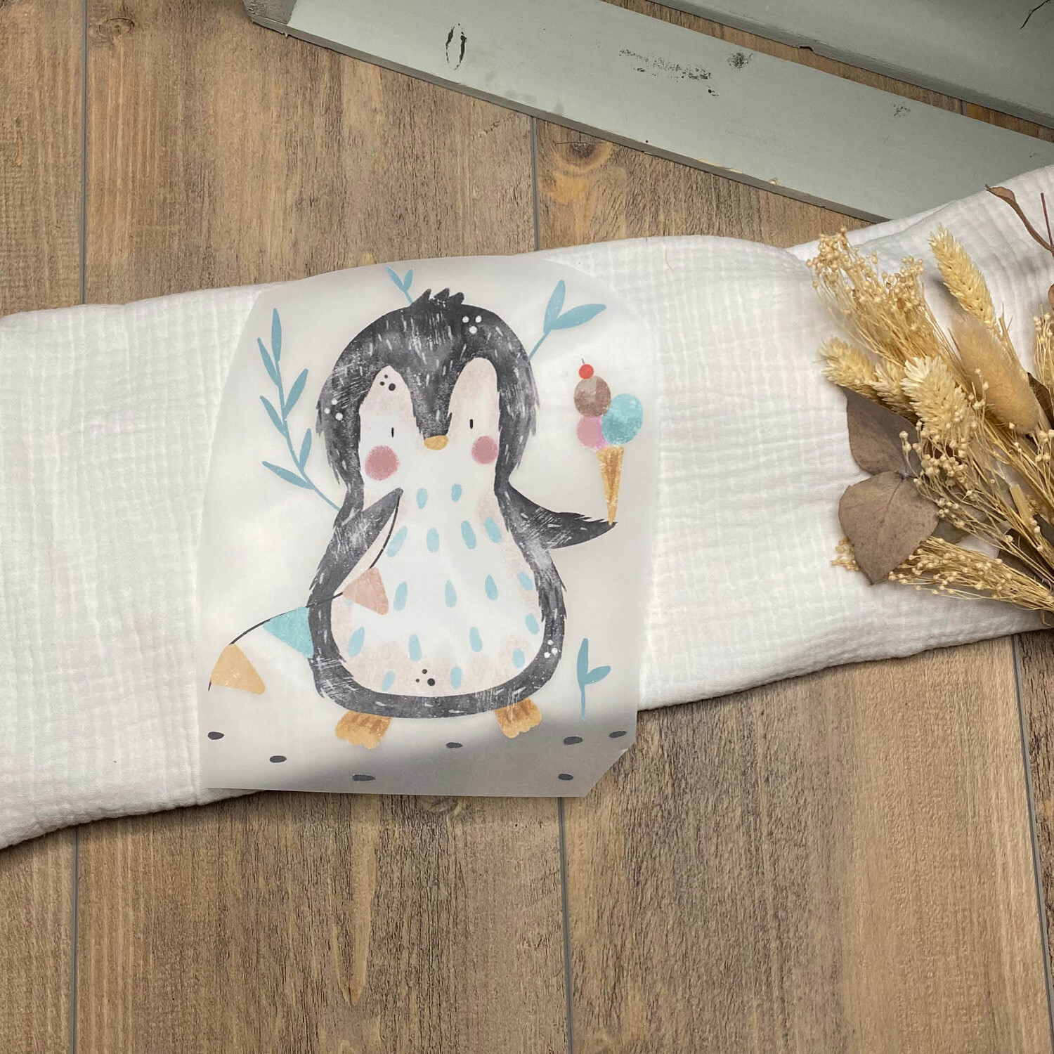 Bügelbild Pinguin mit Eis 15 x 18,5 cm (BxH)