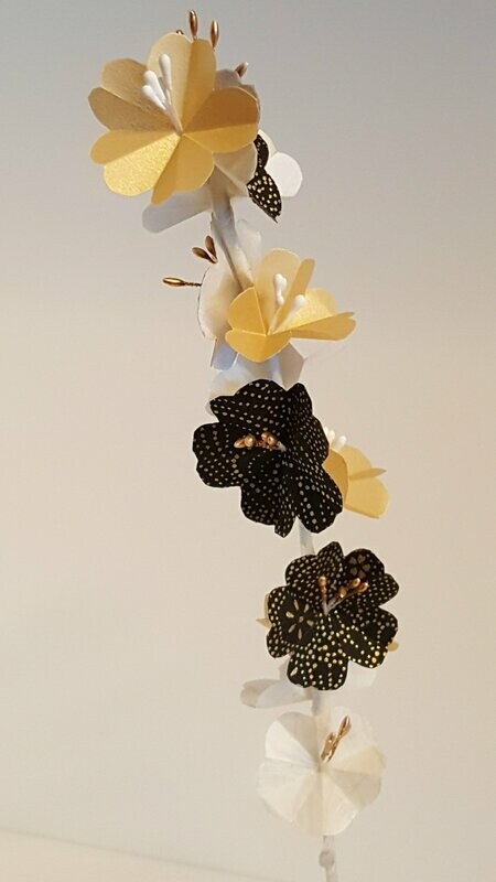 Branche de cerisier nacrée blanc, or et noir