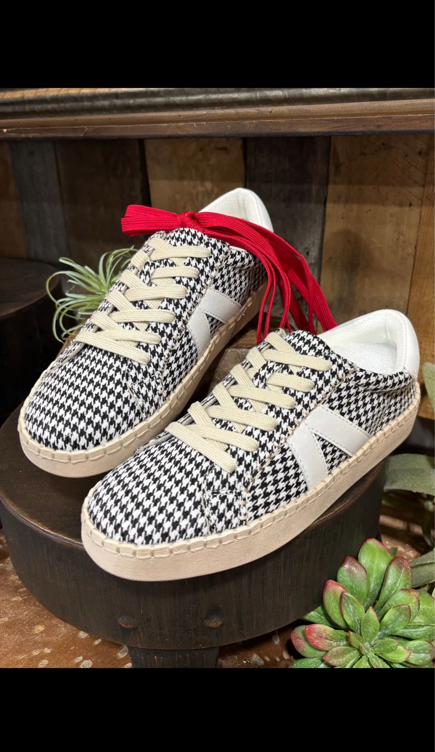 FRIEND ZONE -- BLACK WHITE HOUNDSTOOTH FRIEND ZONE -- BLACK WHITE HOUNDSTOOTH