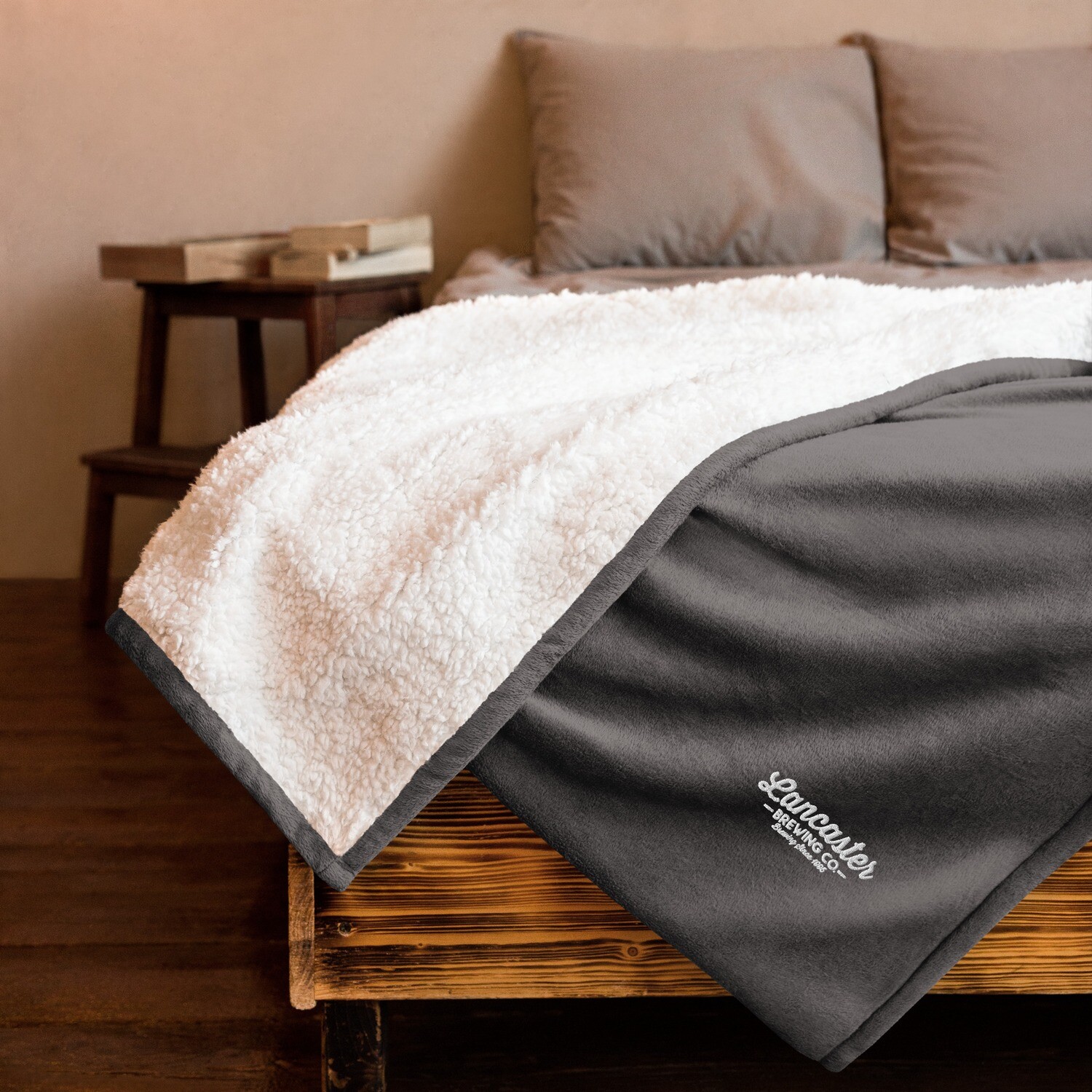 Premium sherpa blanket - LBC Script Logo
