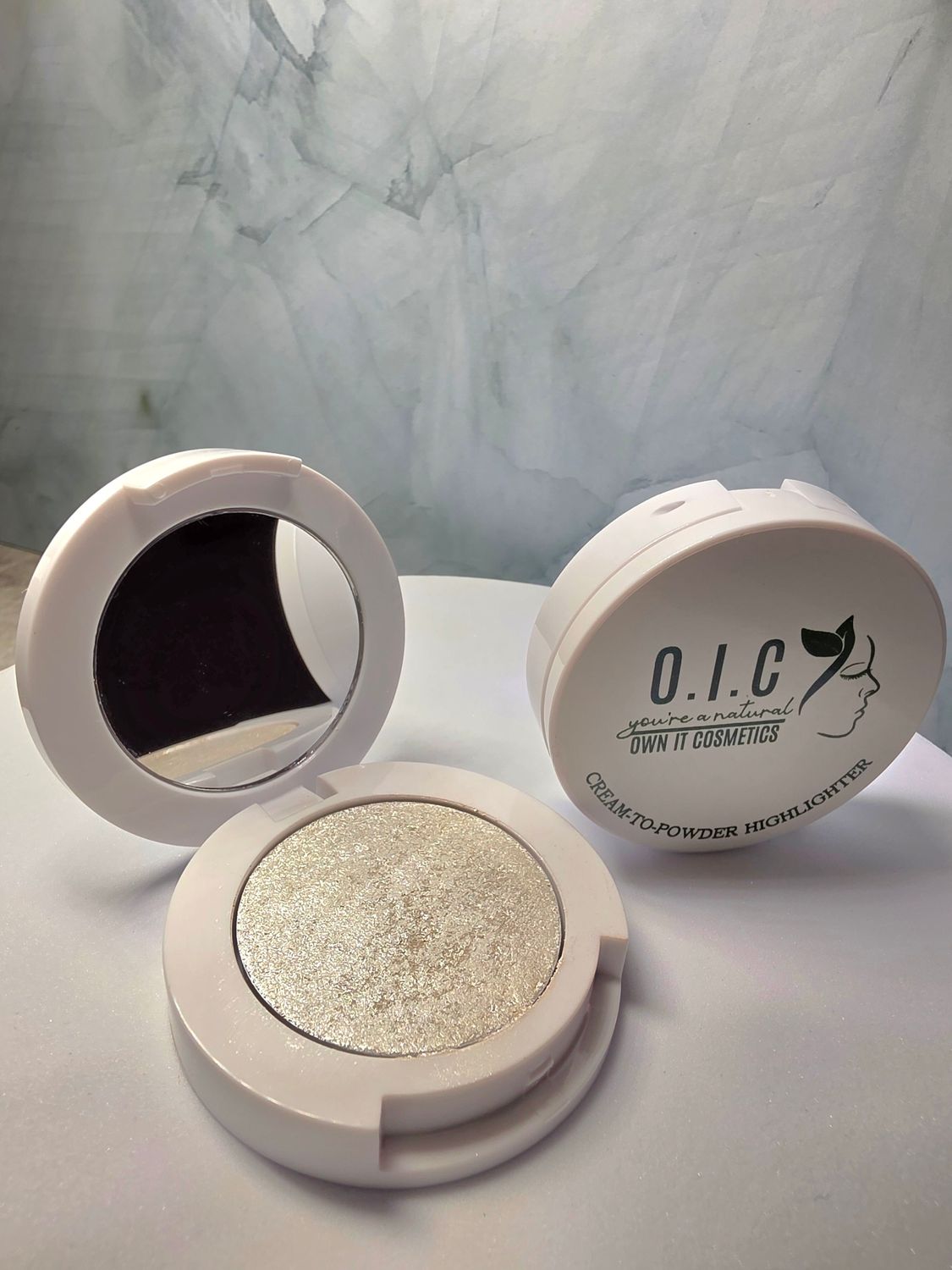 Cream-To-Powder Highlighter - Alaska