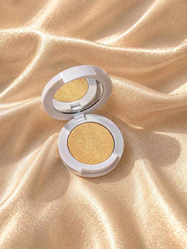 Cream-To-Powder Highlighter - Gold Rush Cream-To-Powder Highlighter - Gold Rush