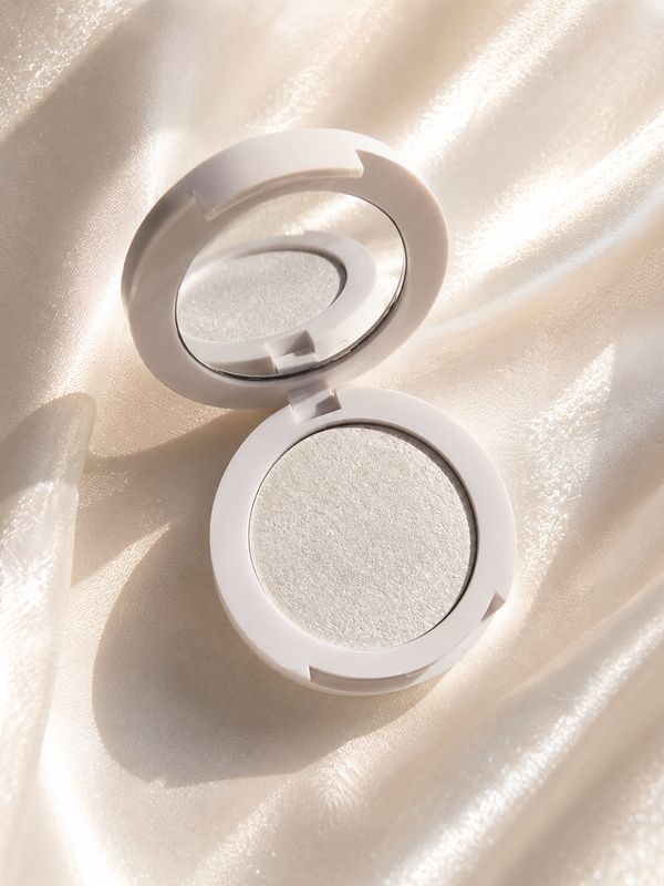 Cream-To-Powder Highlighter - Alaska
