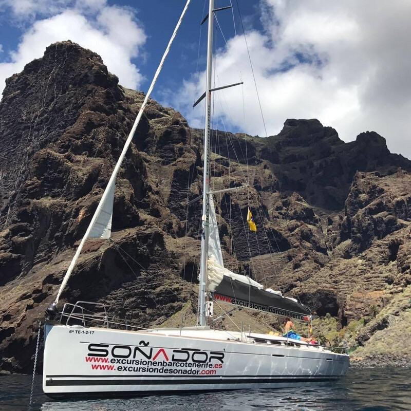 Sailing Yacht Whale and Dolphin Watching Sailing Yacht Whale and Dolphin Watching