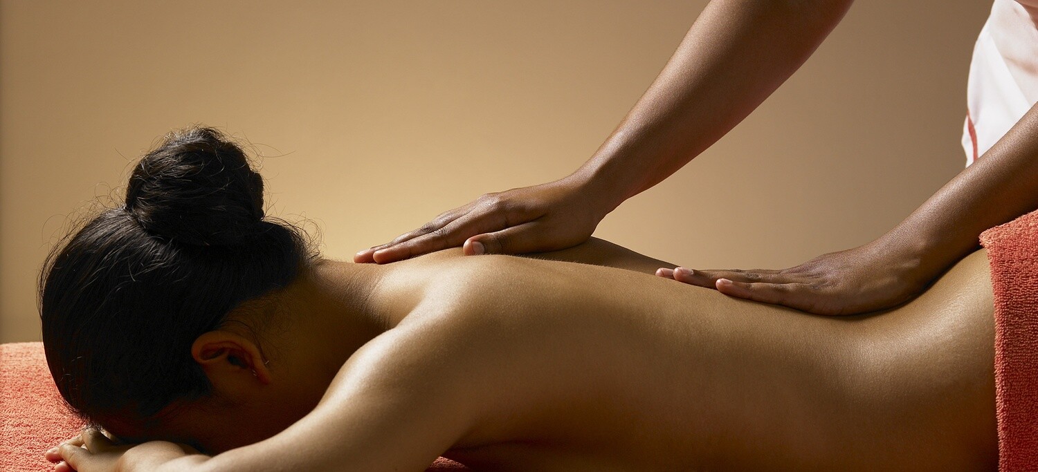 Double détente du dos réflexologie plantaire et massage relaxant