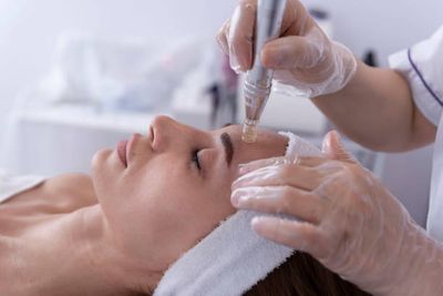 Soin hydratation et peeling diamant Eclat jeunesse