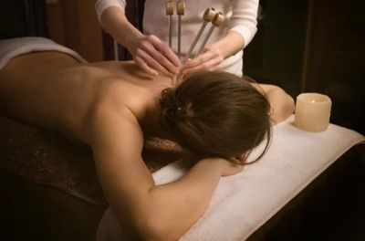 Soin thérapeutique aux diapasons