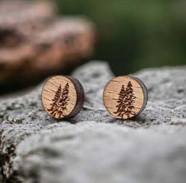 Clous d'oreilles en bois Pinver - Wooper.ch