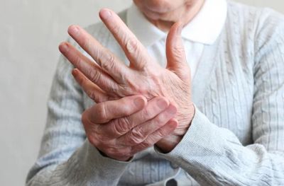 2 séances mains-pieds soulage les douleurs de l'arthrose avec L'Ortho-Bionomy