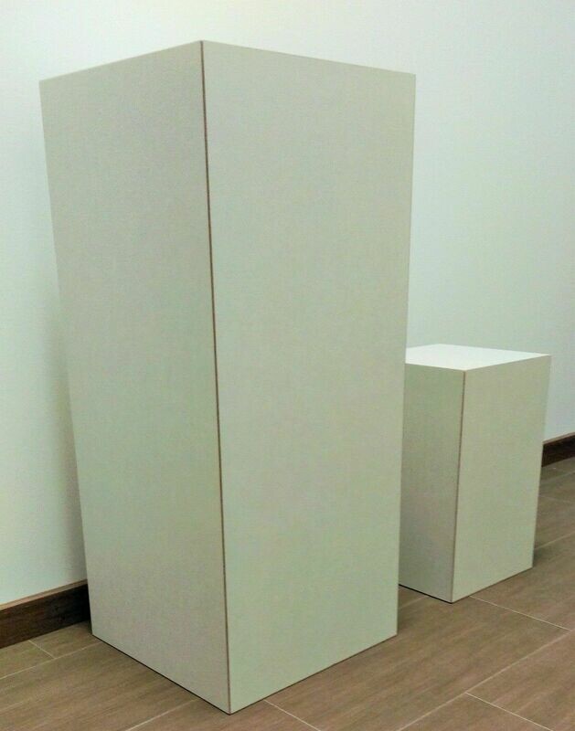 Galeriesockel -
MDF - 
roh