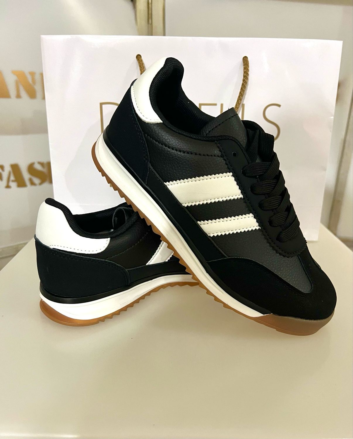 Sneaker 