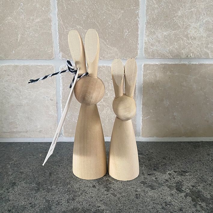 Welkom lief kleintje - 2 houten konijnen