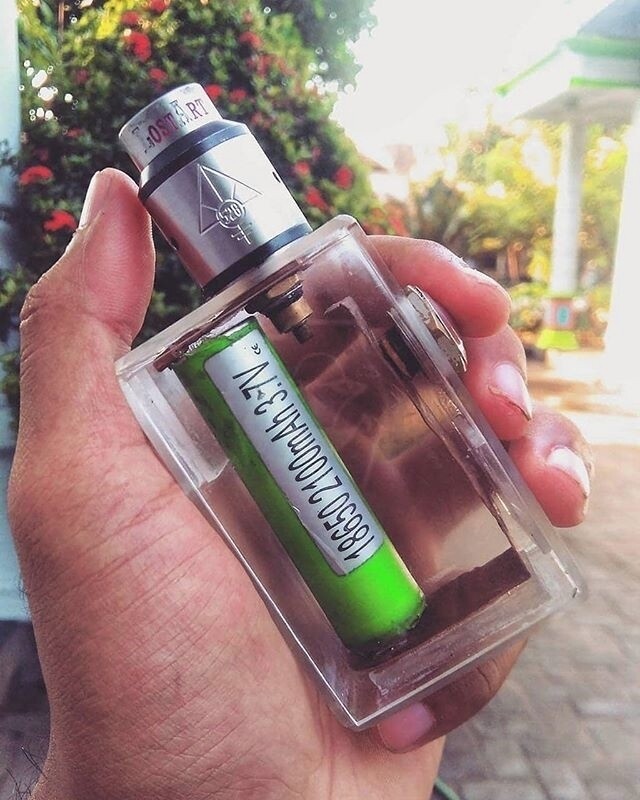 Vapes