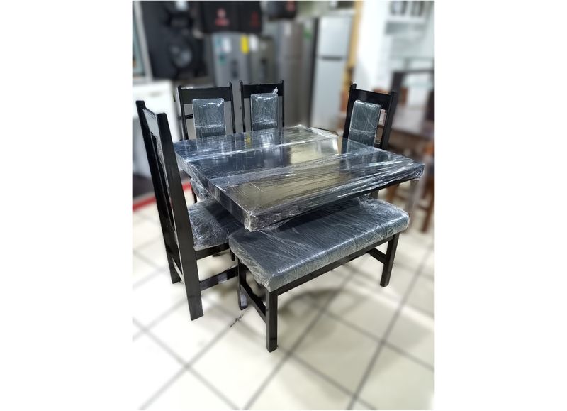 ANTECOMEDOR DIAGONAL DE 4 SILLAS Y 1 BANCA ANTECOMEDOR DIAGONAL DE 4 SILLAS Y 1 BANCA