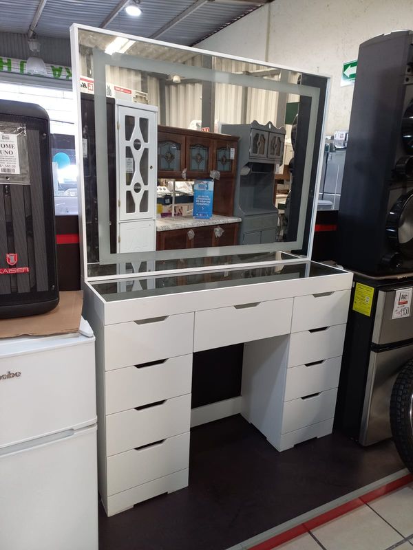 TOCADOR TENGER CON LUCES TOCADOR TENGER CON LUCES