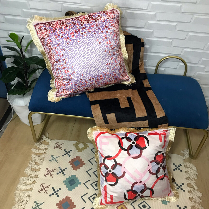 Fara Red 2pc Set