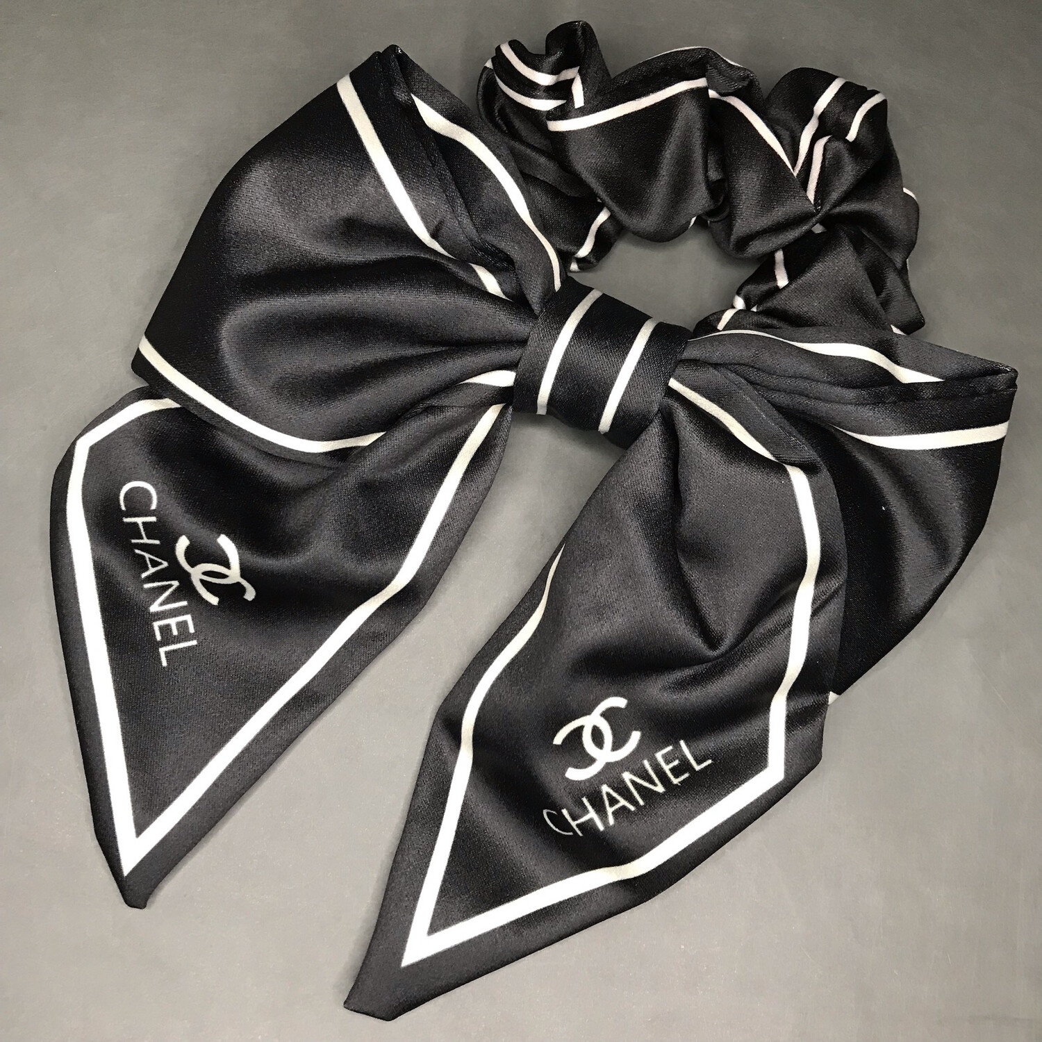Carolina, Color: Black