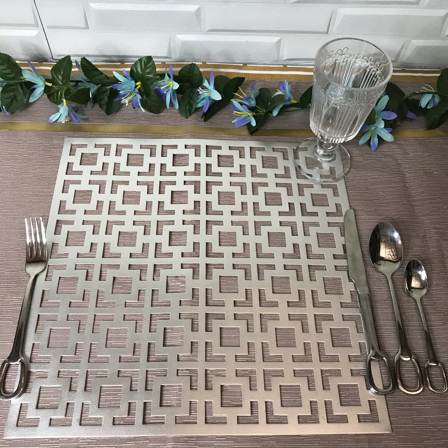 Ohama Placemat - Silver