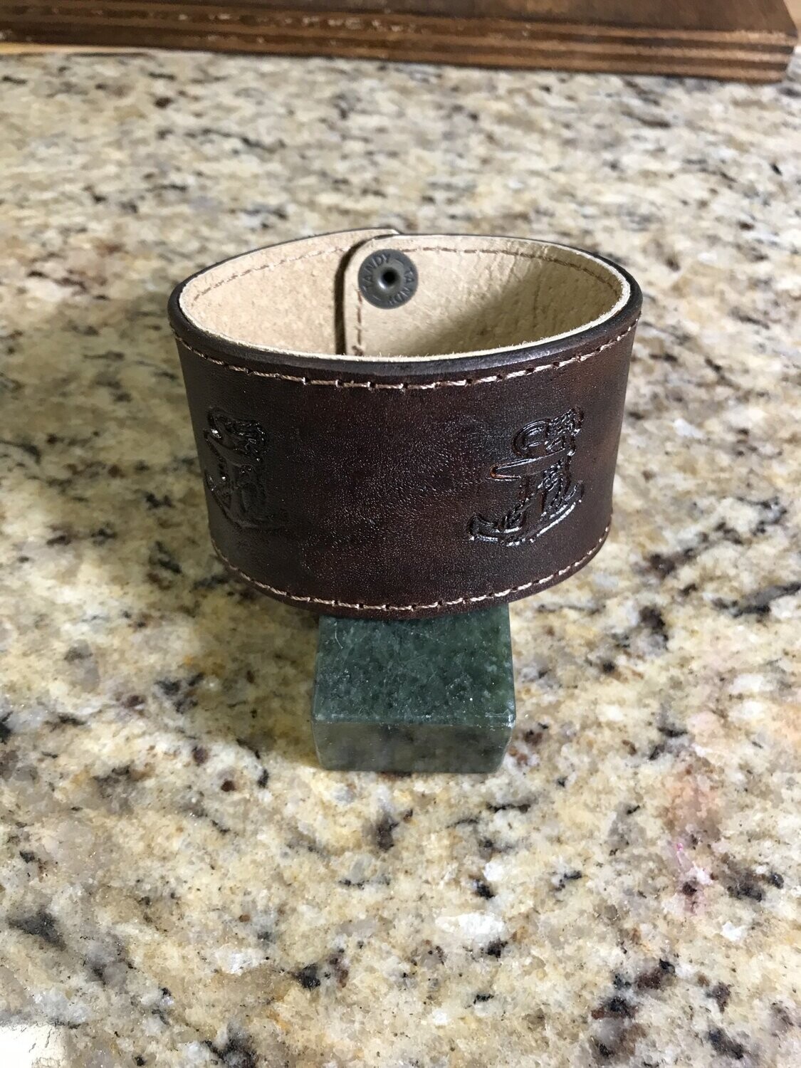 Three Anchor Cuff-Medium Brown