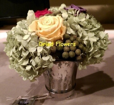 Rose &amp; Hydrangea Flower Arrangement