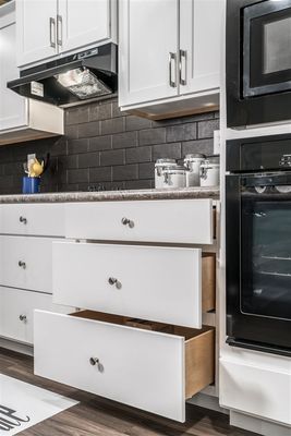Drawer &amp; Cabinet Hardware