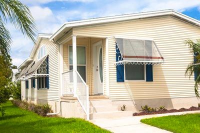 Mobile home siding cleaning