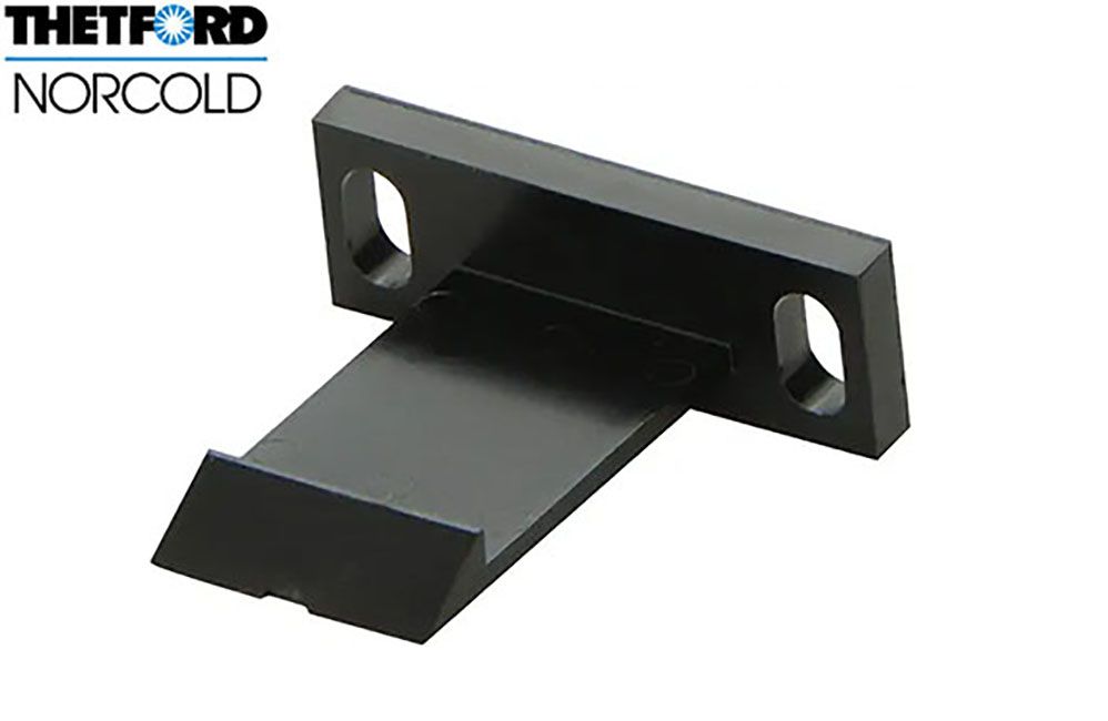 REFRIGERATOR CABINET DOOR LATCH