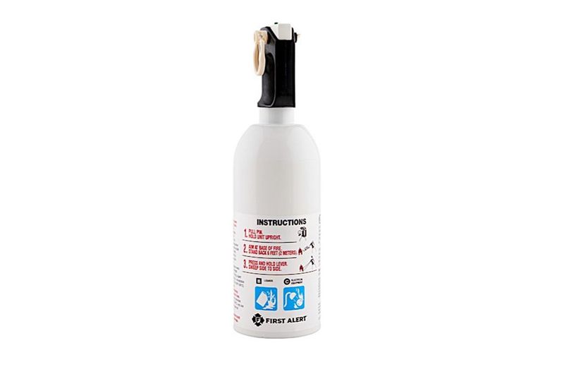 FIRST ALERT KITCHEN FIRE EXTINGUISHER UL RATED 5-B:C KFE2S5