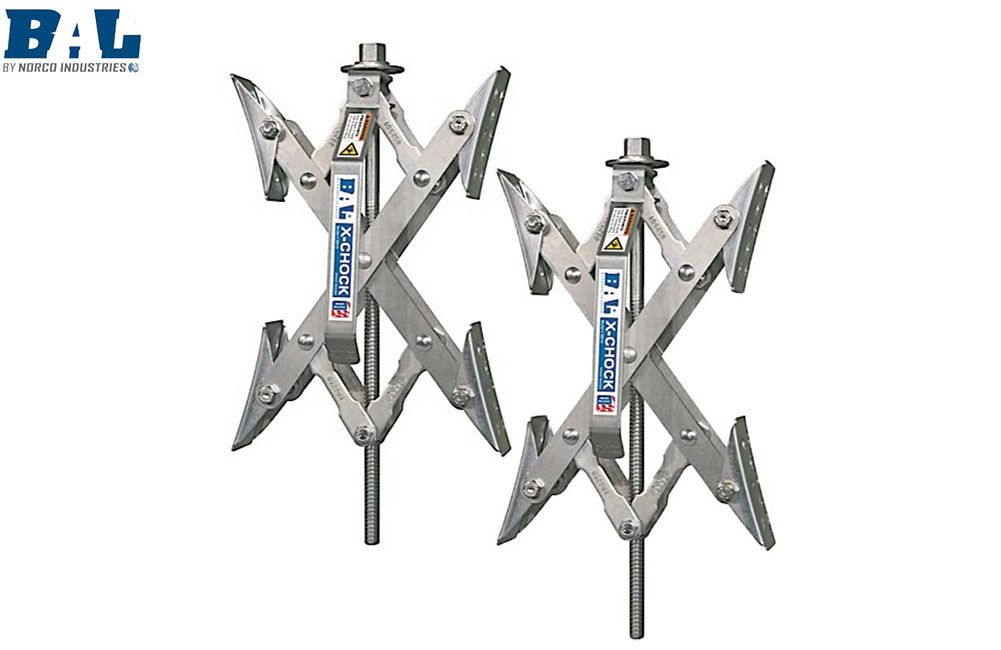 X-CHOCK, TIRE LOCKING CHOCK; PAIR WITH ONE HANDLE