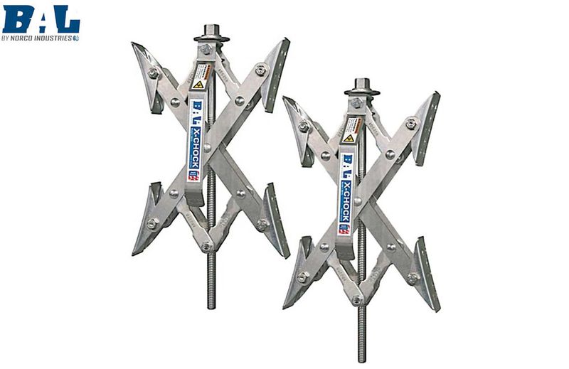 X-CHOCK, TIRE LOCKING CHOCK; PAIR WITH ONE HANDLE