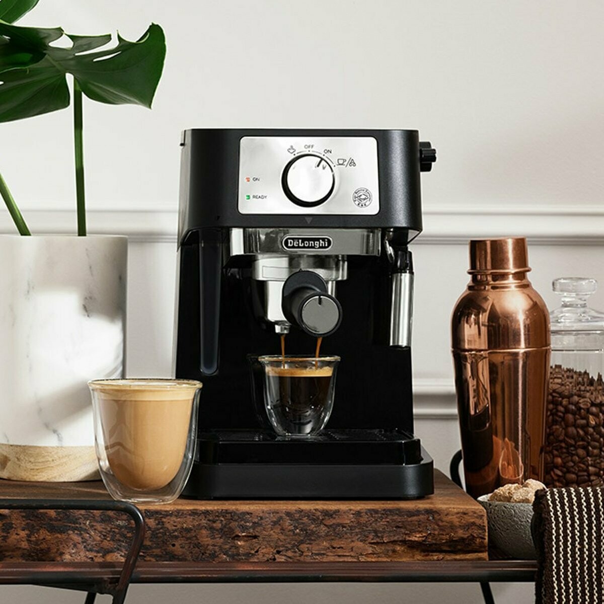 De'Longhi - Stilosa Máquina de espresso con bomba de 15 bares