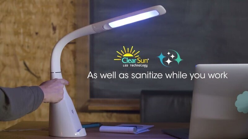 OttLite - Lámpara de escritorio desinfectante LED Purify con desinfección SpectraClean, 3 configuraciones de brillo, carga inalámbrica Qi y puerto USB - Blanco