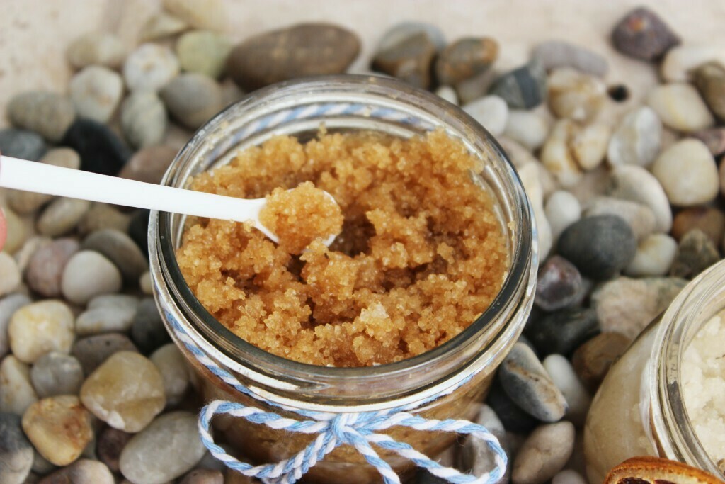 Sugar Scrub with Brown Sugar, Almond Oil, Virgin Olive oil and Virgin Coconut Oil