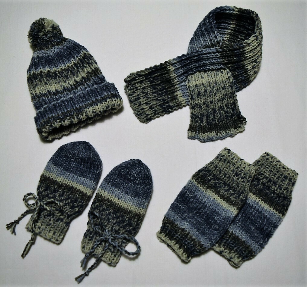 Bonnet Echarpe Mitaines et Guetre (Dégradé vert)