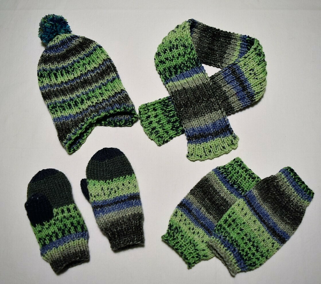 Bonnet Echarpe Mitaines et Guêtre (Vert)