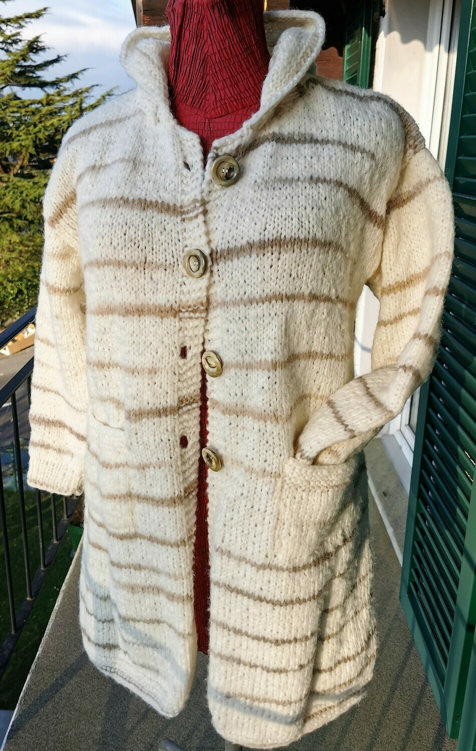 Jaquette longue et chaude a capuchon (Beige)