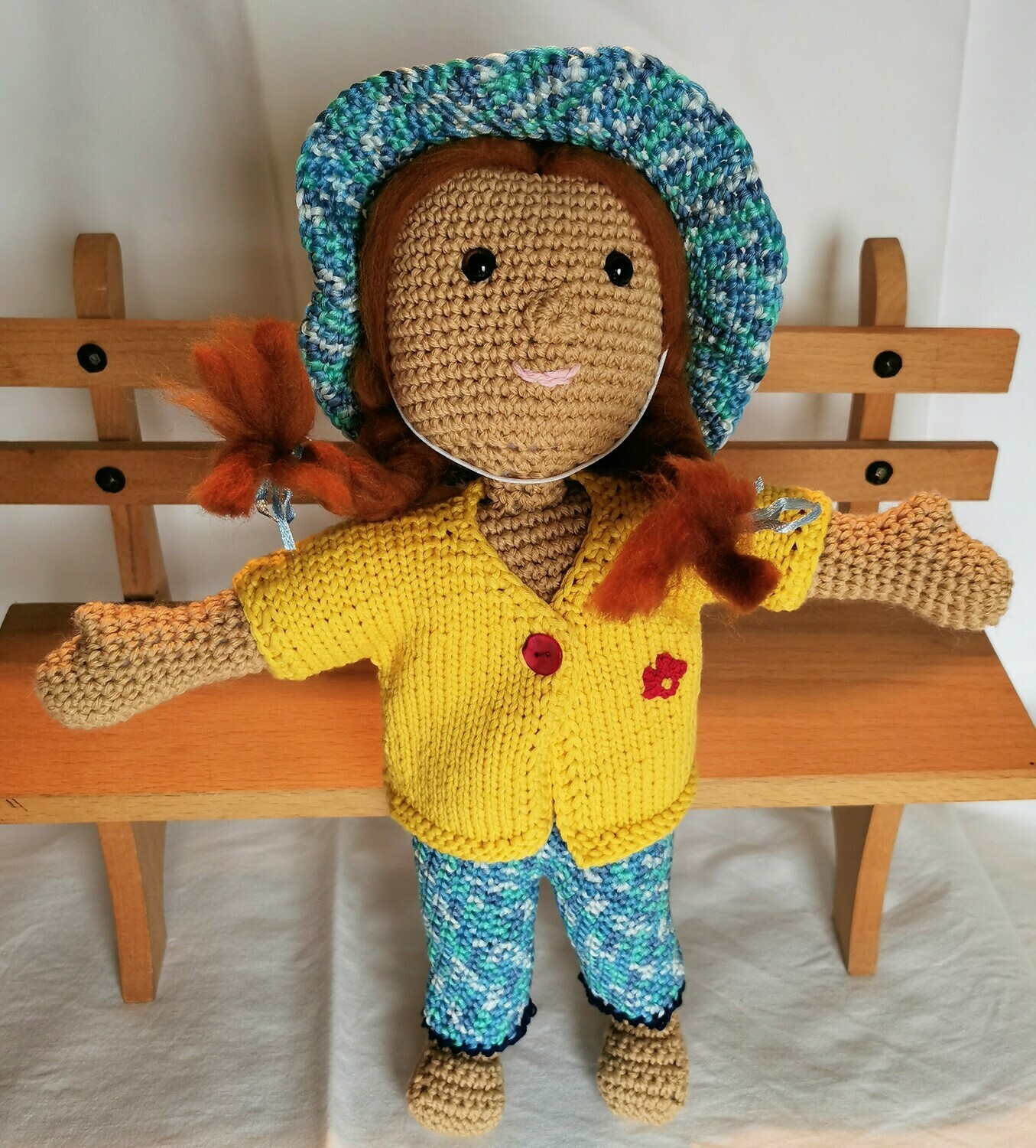 Poupée fille rousse