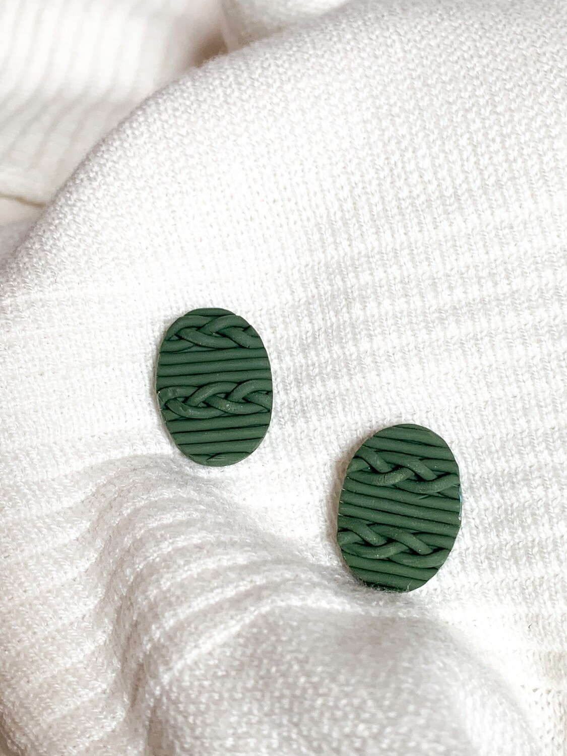 Jorah Collection - Stud (Ripe Olive)