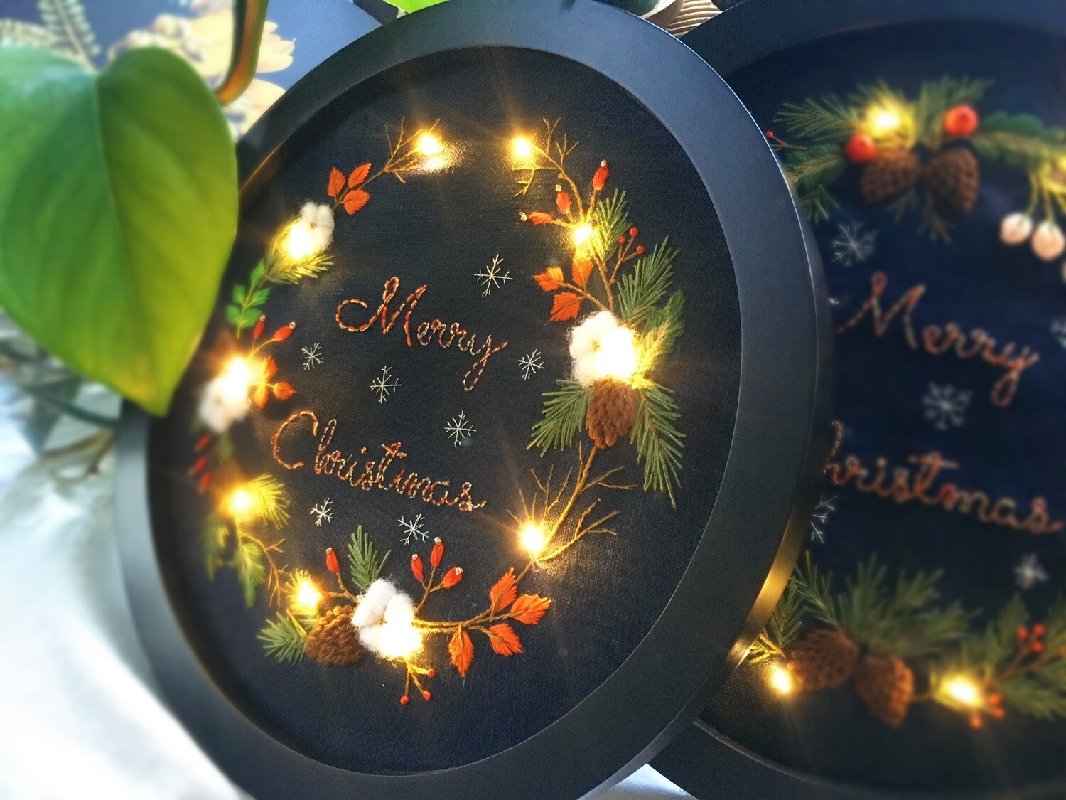 Hand Embroidered &#39;Christmas Wreath with Fairy lights&#39;  (ES-LIMITEDCM1)