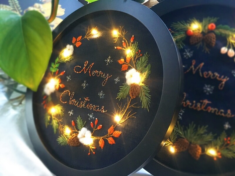 Hand Embroidered &#39;Christmas Wreath with Fairy lights&#39;  (ES-LIMITEDCM1)