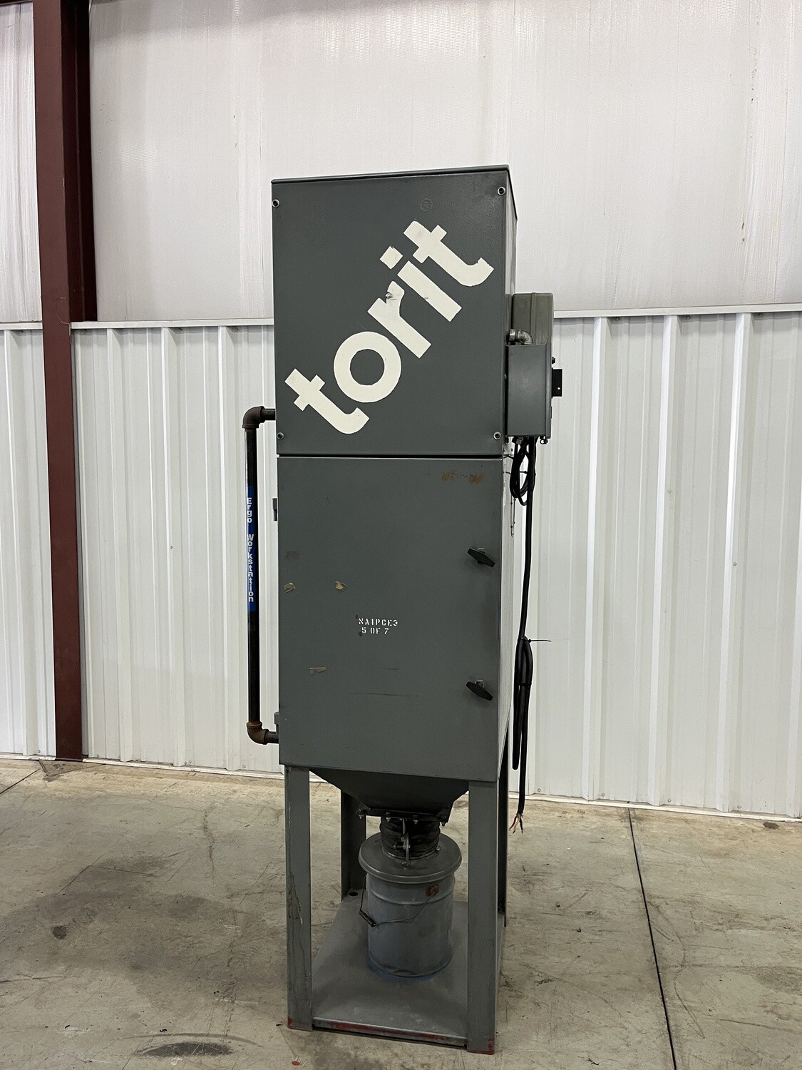 Donaldson Vibra Shake VS1200 Dust Collector w/ 5 gallon container