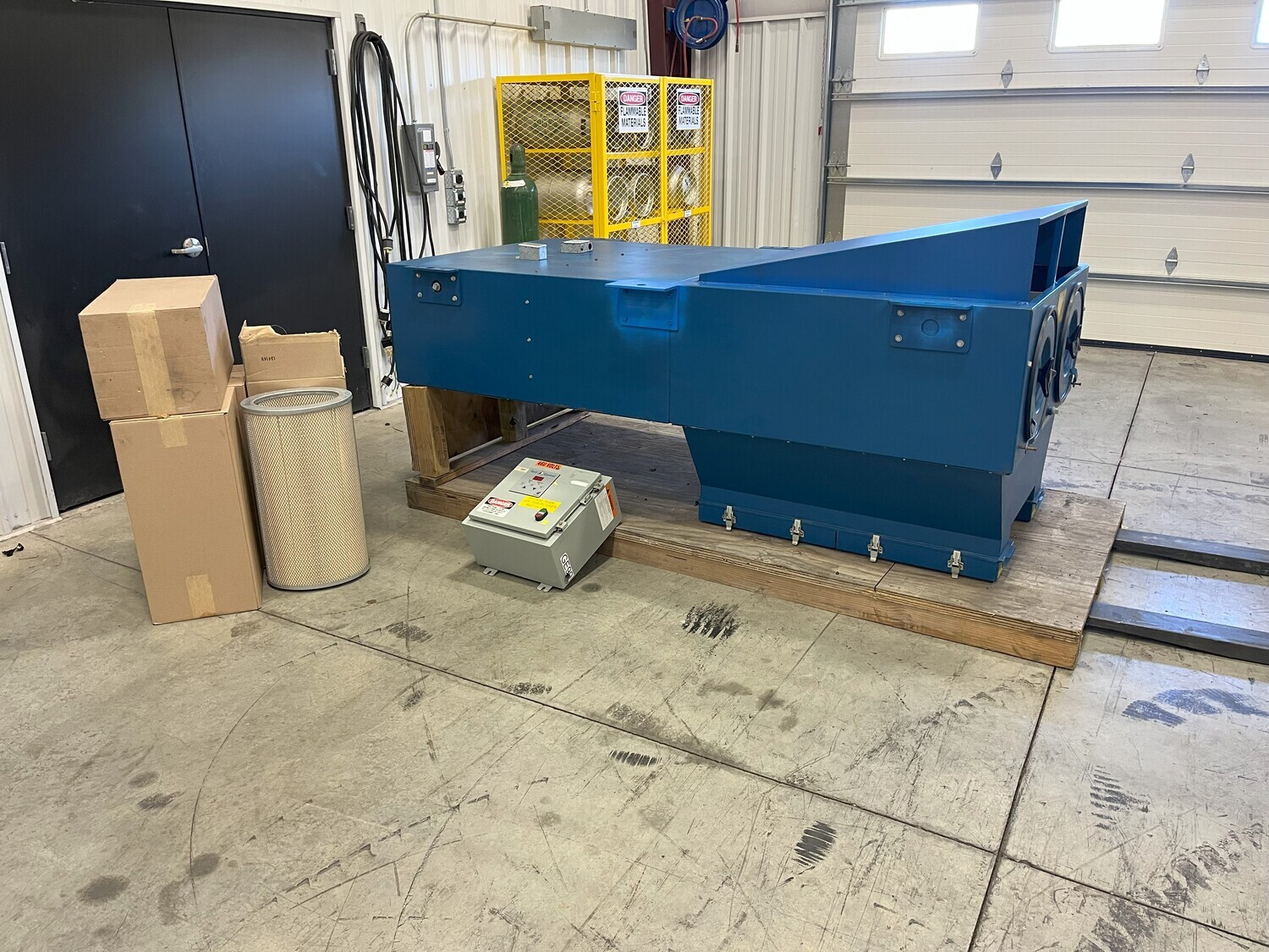 Donaldson AT-3000 Ambient Dust Collector (Q-233392) Donaldson AT-3000 Ambient Dust Collector (Q-233392)