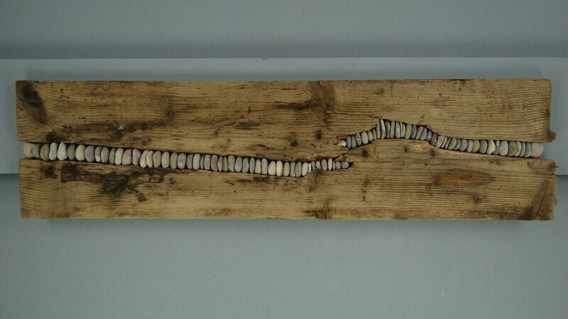 Wanddeko mit Steinen