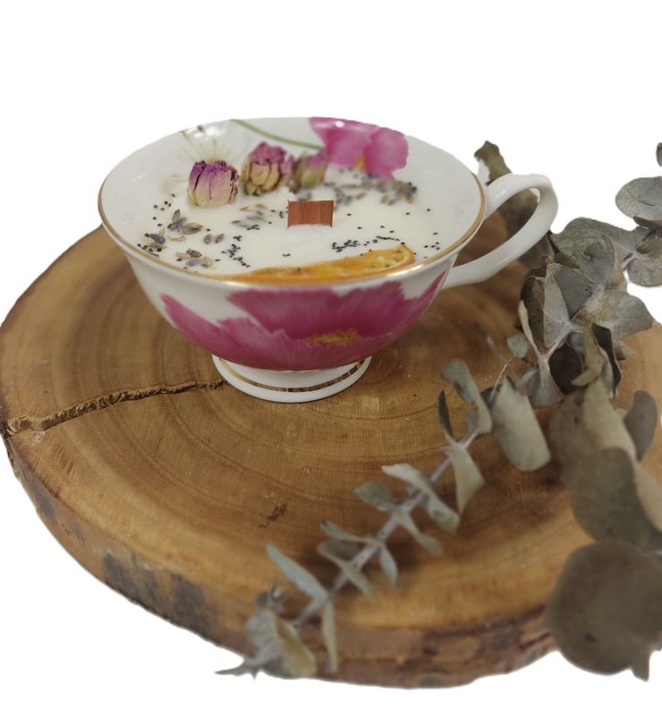 CANDELA IN TAZZA DI TEA